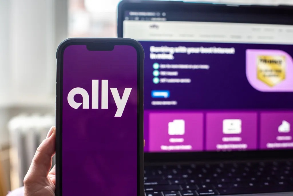 20 من أفضل تطبيقات الذكاء الاصطناعي التي يجب معرفتها 13 ألي المالية – Ally Financial
نوع التطبيق: التمويل الشخصي
